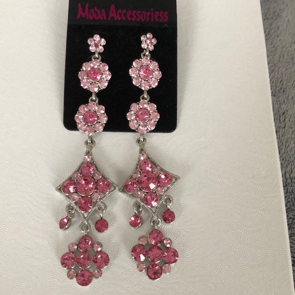 Accessories - Beautiful pink silver rhinestone long earrings